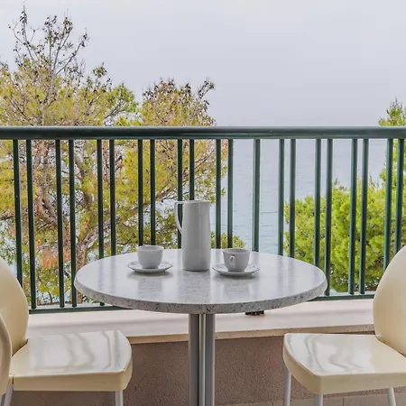 Apartment Lucija Makarska-first Row To The Sea