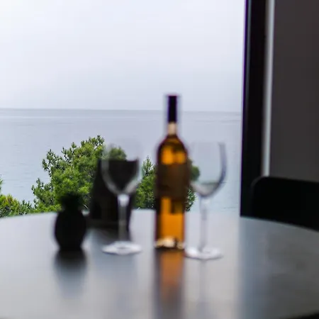 Lucija Makarska-first Row To The Sea * Makarska